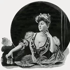 Women theatre goer 1905