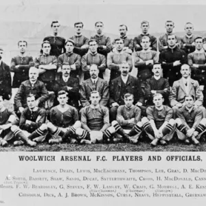 Woolwich Arsenal FC team and officials 1909-1910