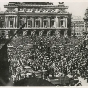 WW2 - In front of L Opera, decorated with the flags of the Allies