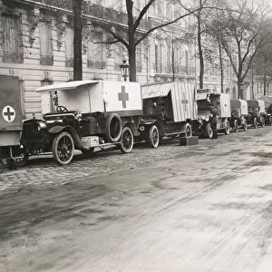 WWI: British Red Cross ambulances in Paris