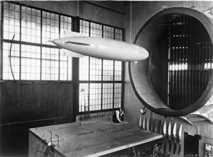 A 1 / 40 scale model of the airship Akron