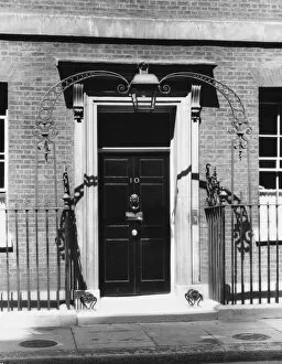 Residence Gallery: 10 DOWNING ST 1930S