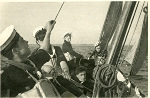Images Dated 23rd January 2012: 16th Fulham Sea Scouts in the Channel