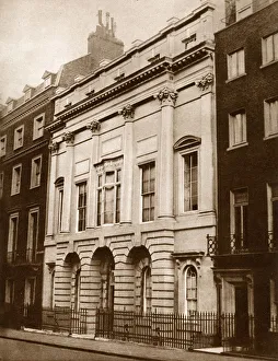 Images Dated 20th November 2017: 17 Bruton Street - Home of Earl and Countess of Strathmore
