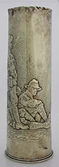 Images Dated 4th October 2008: 18 pounder shell case - three Australian soldiers relaxing