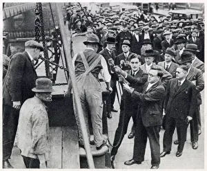 Morrison Prints: In the 1930s London County Council decided to demolish the bridge