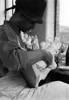 Statuettes Gallery: 1930s Making Plaster Figurine