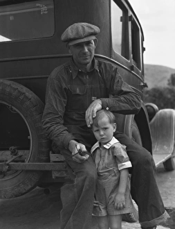 1936 drought refugee from Polk, Missouri. Awaiting the openi 1936 drought refugee from Polk, Missouri. Awaiting the openi