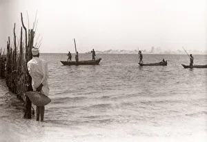 1940s East Africa - fishermen and boats off Mombasa