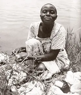 1940s East Africa - Uganda washing clothes Lake Victoria