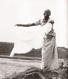 1940s East Africa - Uganda washing clothes Lake Victoria