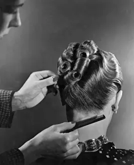 1940s hairstyle