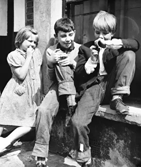 Scruffy Prints: 1960s, 60s, sixties, boy, boys, girl, girls, child, children, childhood, balham, street