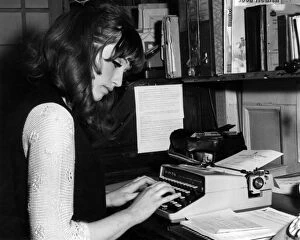 Images Dated 1st August 2016: 1960S TYPIST