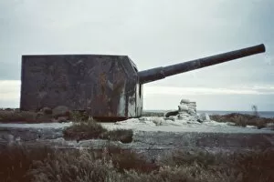 Images Dated 8th July 2019: 4 inch coastal defence gun near Stanley Airport