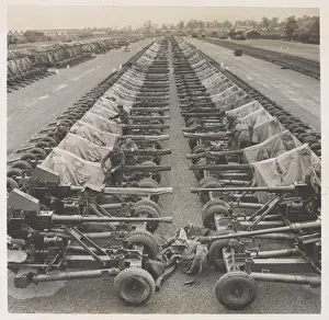 Associated Prints: 40mm Bofors Light a guns on Mark II mountings
