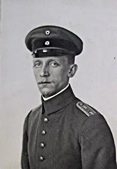 43 snapshots, taken in France, by a German artilleryman
