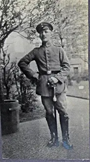 43 snapshots, taken in France, by a German artilleryman
