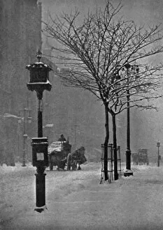 Images Dated 10th January 2012: 5th Avenue under Snow