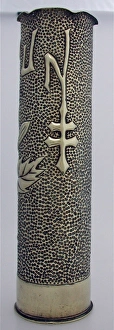 Images Dated 4th October 2008: 75 mm shellcase with an Art Deco design of floral embossing