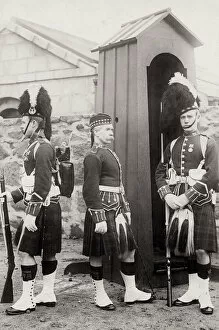 Kilts Collection: 92nd (Gordon) Highlanders, kilts, Edinburgh Castle, Scotland