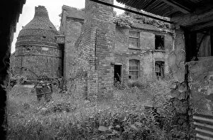 Images Dated 2nd July 2019: Abandoned kiln and buildings at Southorns pipeworks