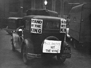 Abdicate Gallery: Abdcation crisis: sloganed car