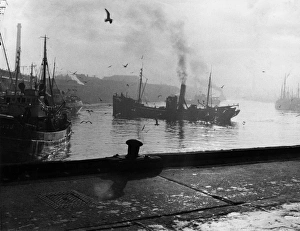 Images Dated 9th September 2011: Aberdeen Fishing Trawler