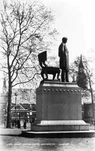 Pedestal Prints: Abraham Lincoln Statue in Westminster