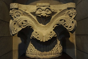 Images Dated 6th January 2014: Acanthus capital decorated with the head of a monster