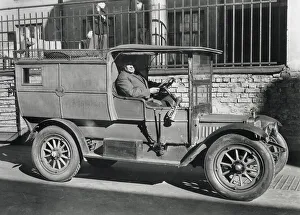 Scandinavian Prints: Adler post office delivery van, used for postbox collections, Finland Date: circa 1911