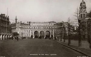 Admiralty Arch: entrance to the Mall Date: 1920s