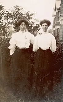 Adult Sisters / Twins 1900