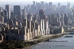 Images Dated 20th August 2011: Aerial view of New York skyline, America