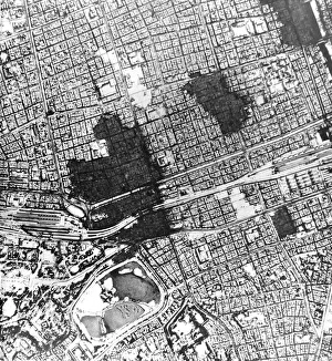 Images Dated 27th December 2004: Aerial View of Tokyo, Japan, Second World War, 1945