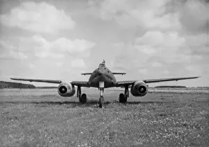 Aeroplane in a field, WW2