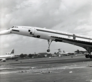 Aerospatiale Gallery: Aerospatiale-BAC Concorde G-AXDN Farnborough 1974