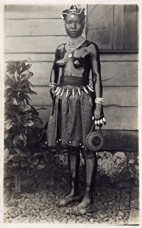 Images Dated 9th March 2016: African woman in native dress