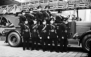 Squad Prints: AFS crew with turntable ladder, WW2