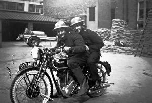 Images Dated 31st May 2016: AFS despatch rider and messenger, WW2