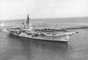 Past Gallery: Aircraft-Carrier Hms Glory (R62) Entering Grand Harbour, ?