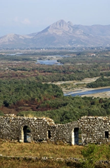 Images Dated 14th August 2007: ALBANIA REPUBLIC. Shkodra (Scutari). Castle Rozafa wall wit