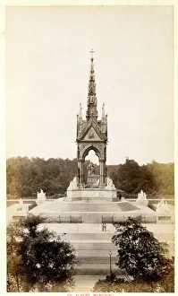 Images Dated 7th September 2017: The Albert Memorial, Kensington Gardens, London