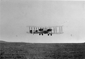 Alcock Gallery: Alcock and Browns Vickers Vimy - Newfoundland take-off
