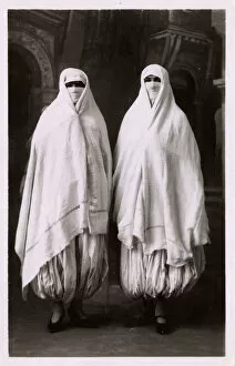 Algeria - Two Moorish women in traditional costume