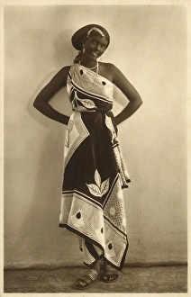 Images Dated 17th February 2016: Alima - a very beautiful woman from Somalia