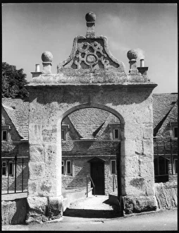 Almshouse Gallery: Almshouse Archway