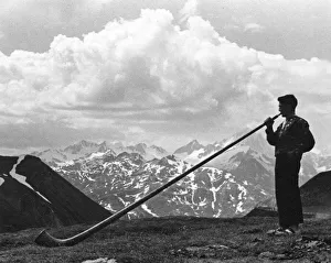 Images Dated 30th August 2011: Alpine Horn