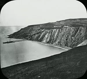 Alum Gallery: Alum Bay from the West
