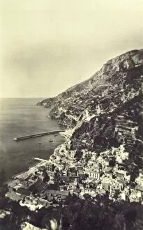 Images Dated 5th April 2011: Amalfi Coastline, Italy - Coastal Village